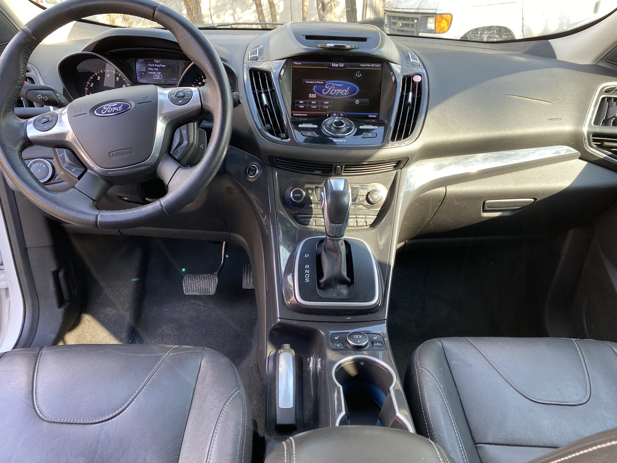 2013 Ford Escape **Titanium** – connect2autos.com