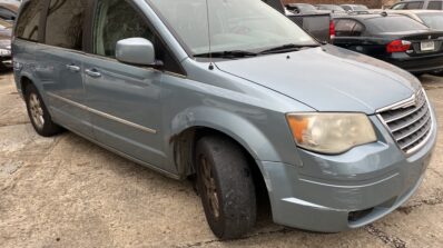 2010 Chrysler Town & Country