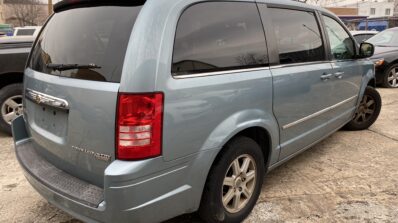 2010 Chrysler Town & Country